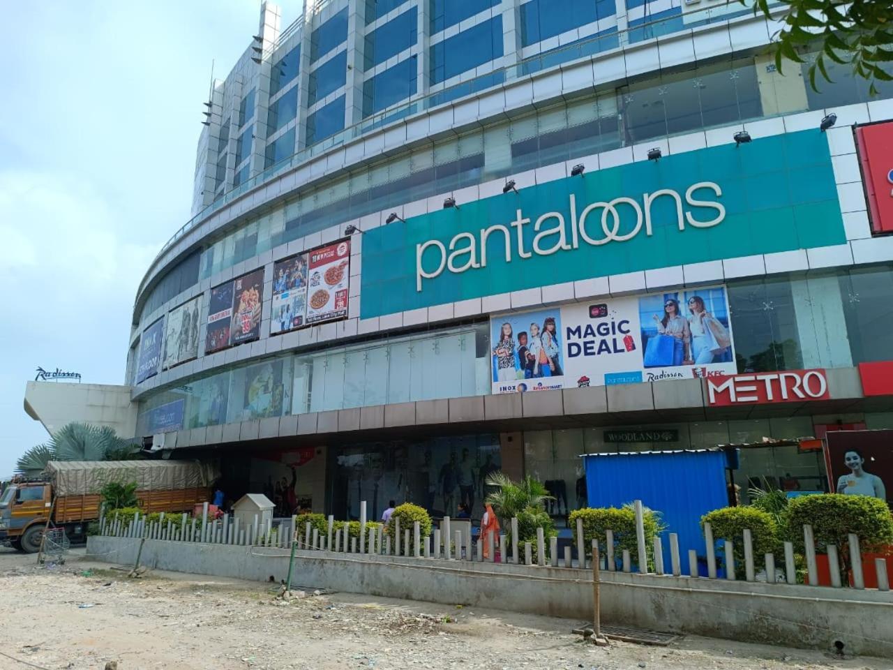 Radisson Udaipur Hotel Exterior photo